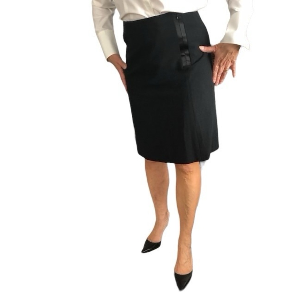 A-K-R-I-S Black wool skirt 2 designer short zipper insets on front zip back sz 6